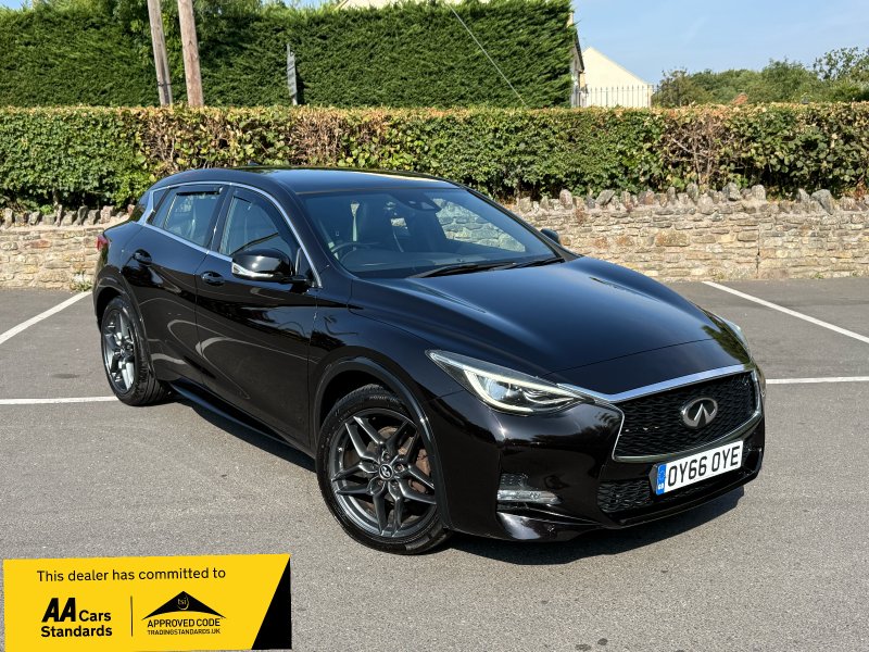 Infiniti Q30 listing photo