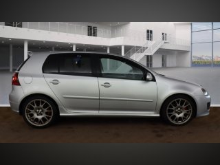/photos/559/daf626d6-51bb-ea4a-30f0-3f129661eac5_i320x240.jpg