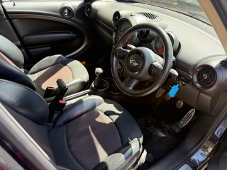 /photos/559/db9714bc-ee3d-556e-7969-d9facc309462_i320x240.jpg