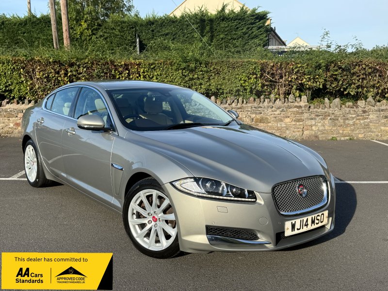 2014 Jaguar XF 3.0d V6 Premium Luxury Saloon 4dr Diesel Auto Euro 5 s/s 240 ps LAST 11 JAGUAR SERVICES INCLUDING CAMBELT